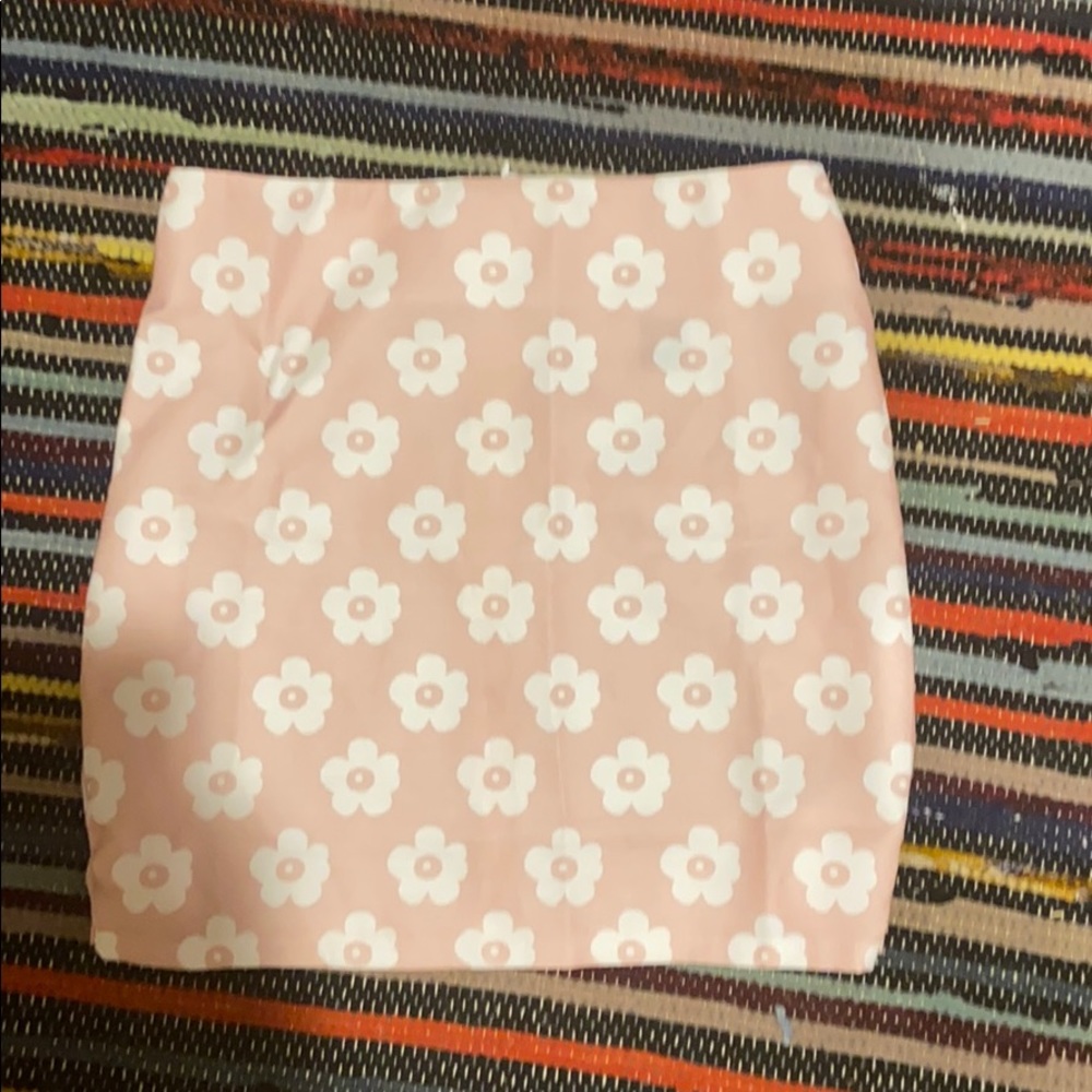 skirt (NEVER WORN )